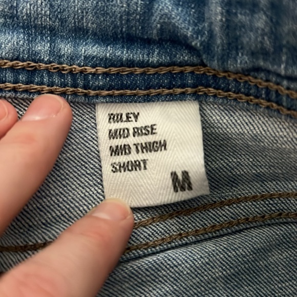 Eunina Riley Short - Picture 4 of 5